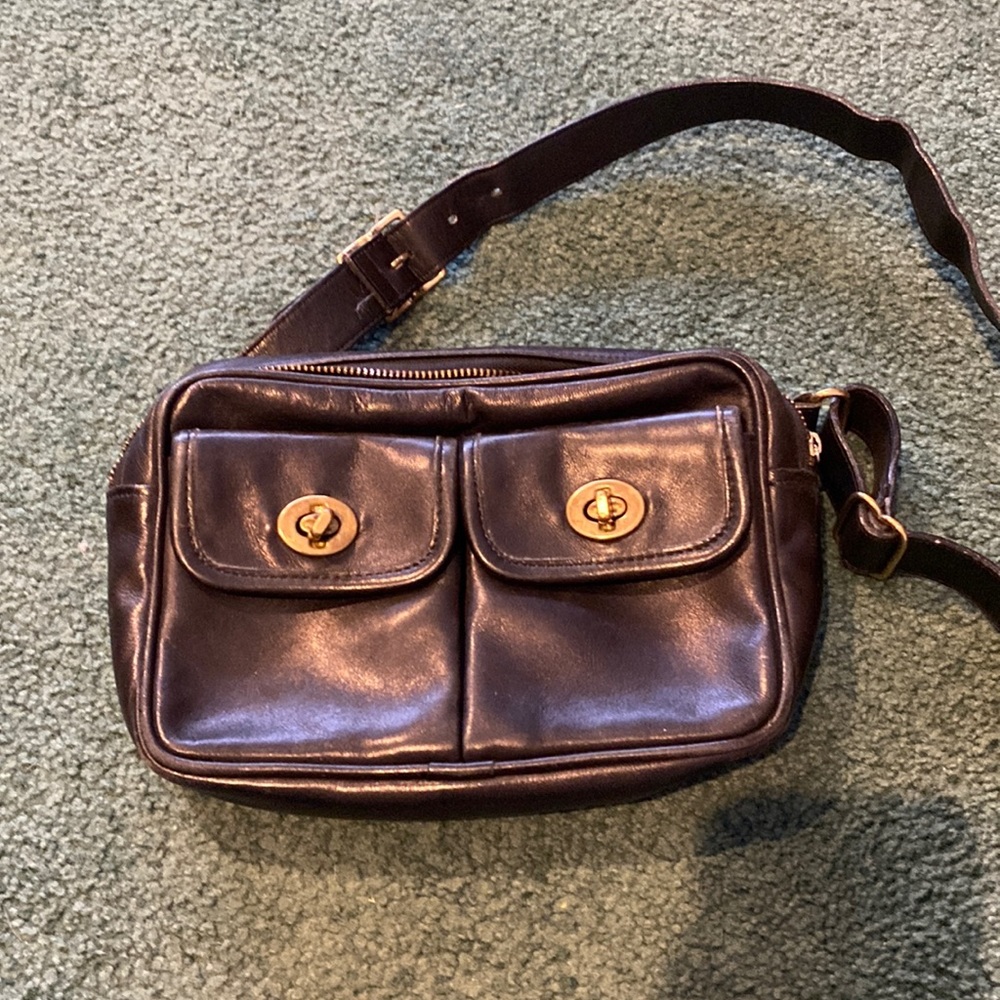 Coach Fanny pack in black.